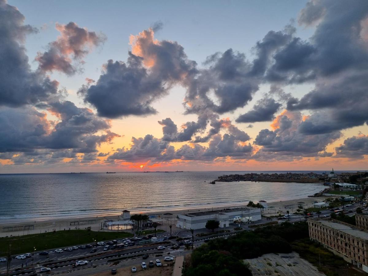 Beachfront Gallery Akko Bagian luar foto