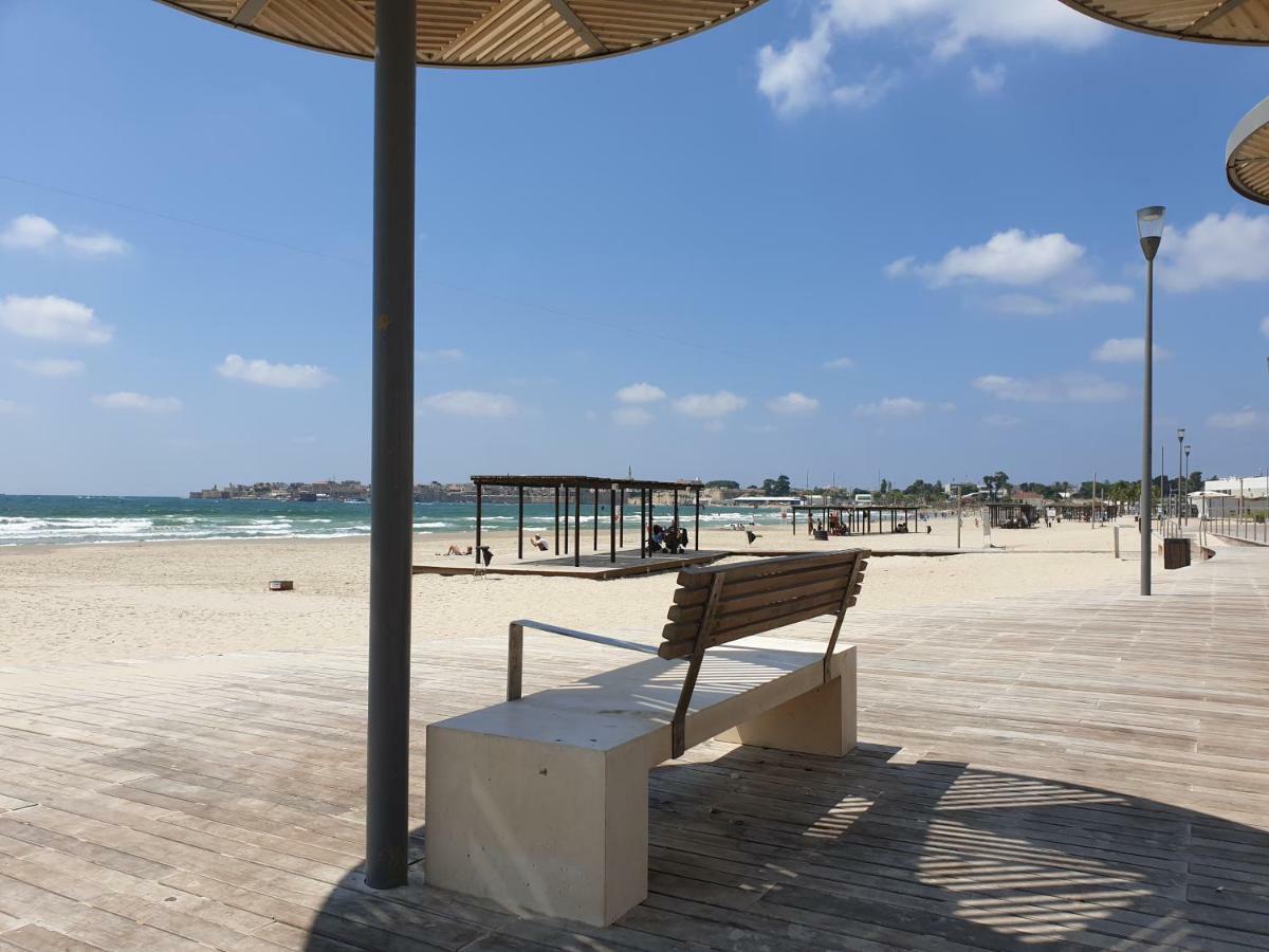 Beachfront Gallery Akko Bagian luar foto